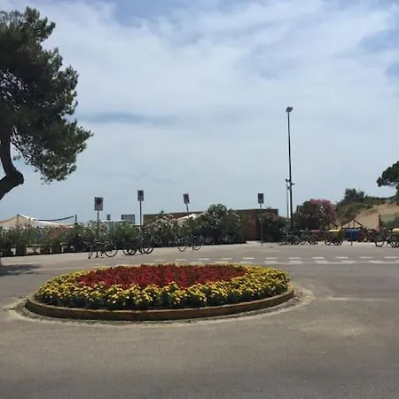 Bianco Nero Fronte Mare Appartamento *