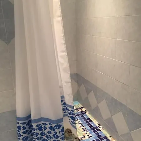 Apartment Bianco Nero Fronte Mare
